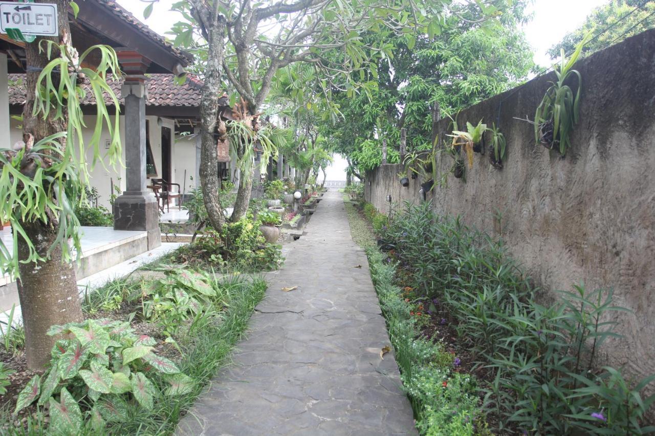 Temple Cafe & Cottages Candi Dasa  Exterior photo
