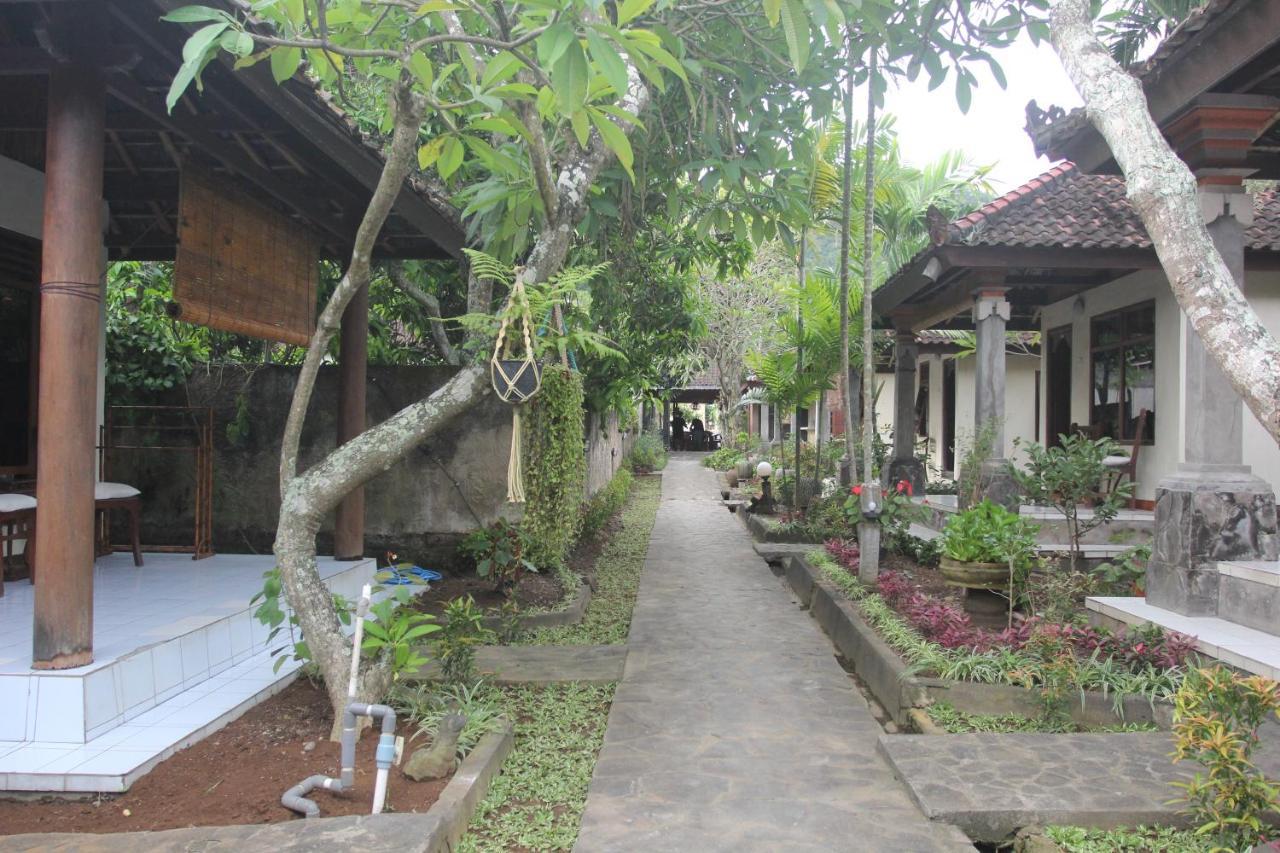 Temple Cafe & Cottages Candi Dasa  Exterior photo