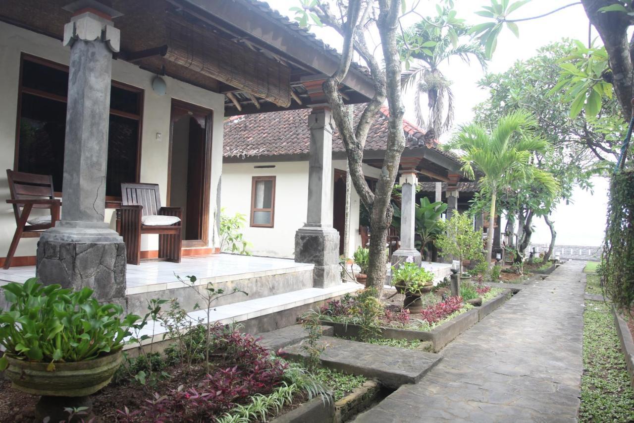 Temple Cafe & Cottages Candi Dasa  Exterior photo