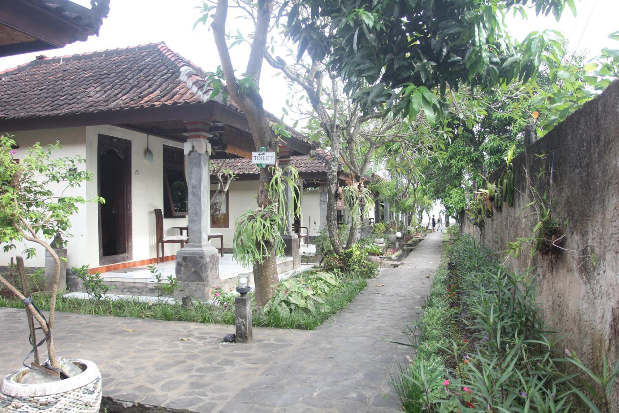 Temple Cafe & Cottages Candi Dasa  Exterior photo