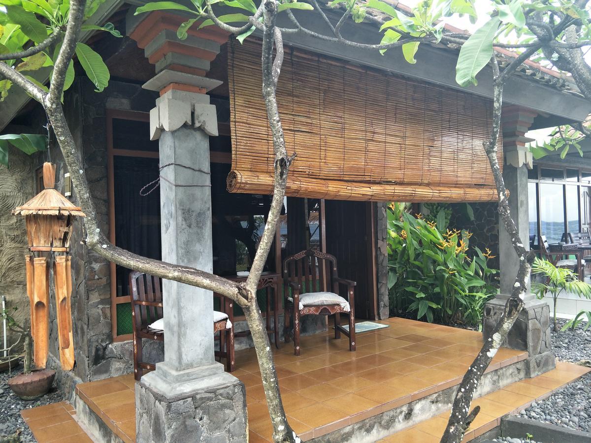 Temple Cafe & Cottages Candi Dasa  Exterior photo